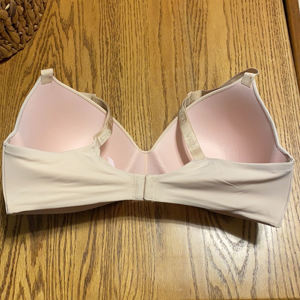 Victoria’s Secret wireless bra - Picture 3 of 6